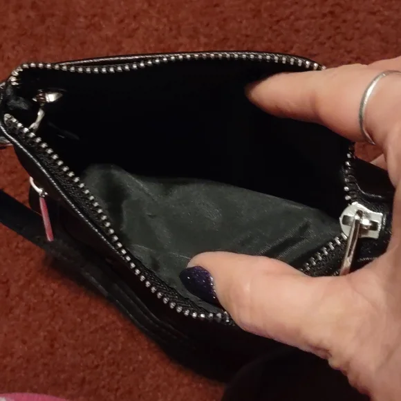 Crossbody leather looking purse. - Picture 6 of 9